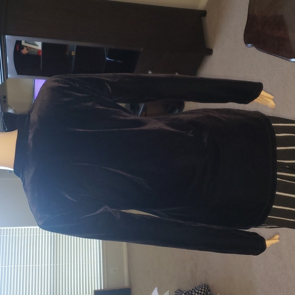 Peck & Peck s black velvet oversized antique like brooch one clasp closure - Picture 5 of 8